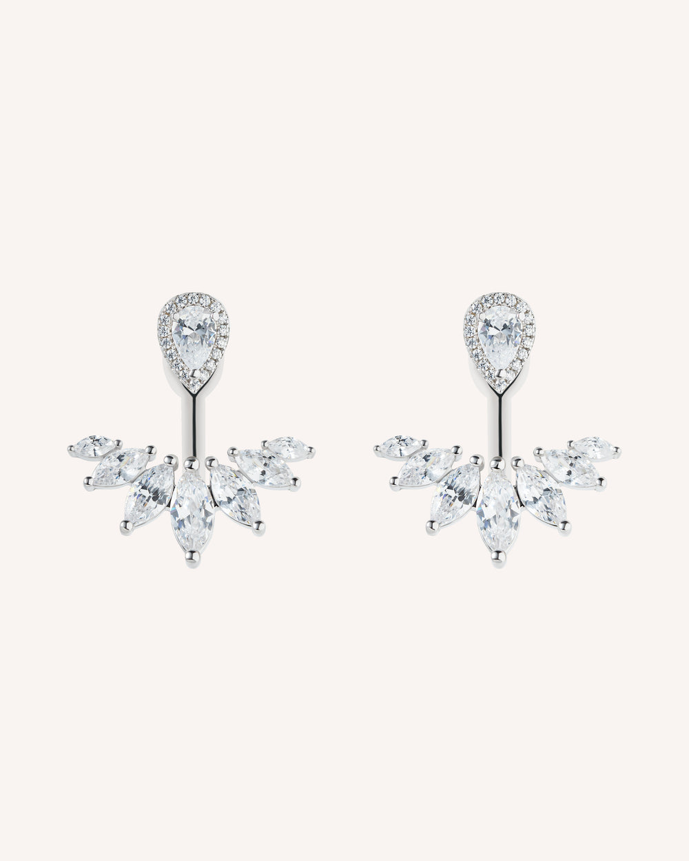 The Isadora Earrings - Sterling Silver by Sol & Raya - De Isadora oorbellen in sterling zilver