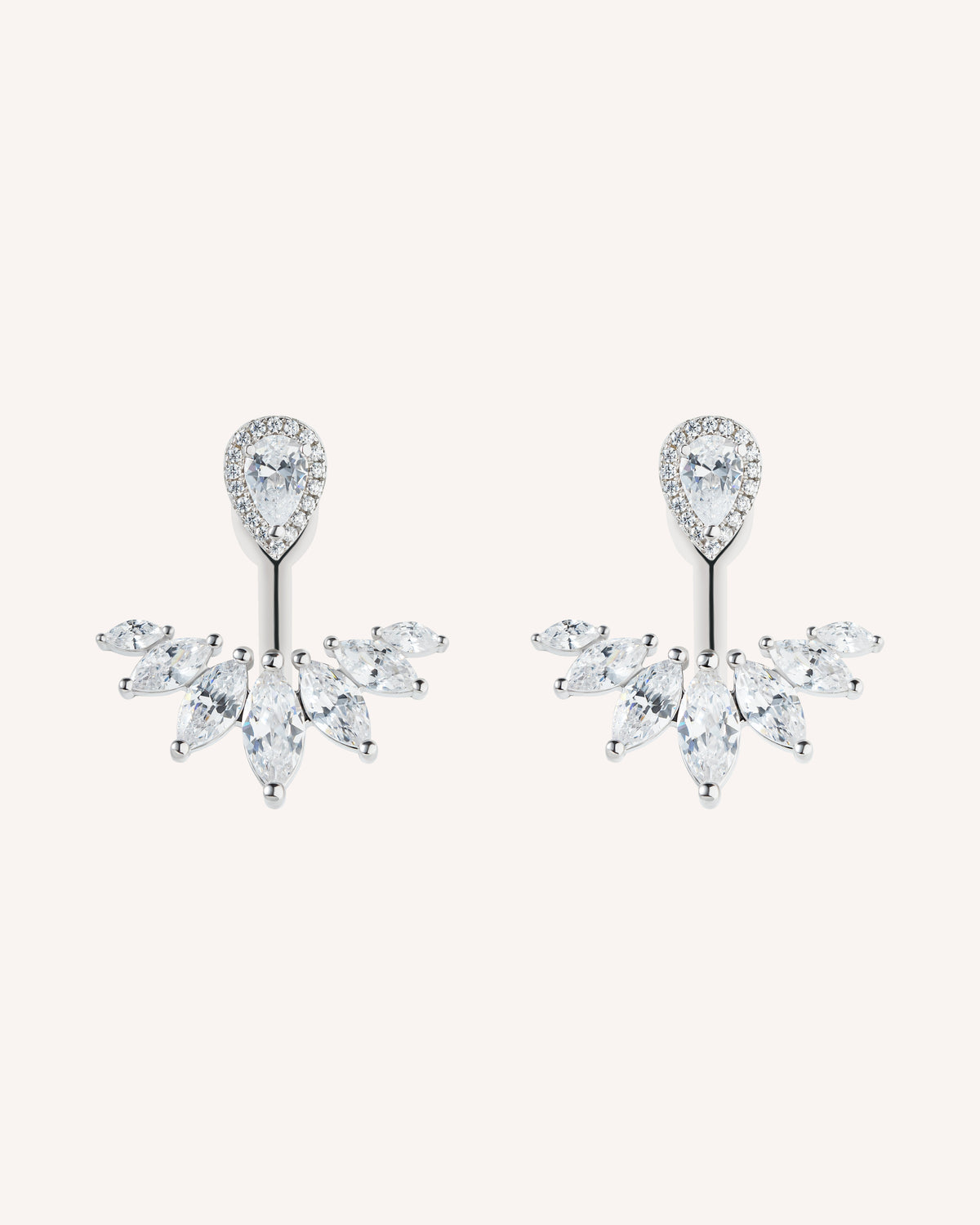The Isadora Earrings - Sterling Silver by Sol & Raya - De Isadora oorbellen in sterling zilver