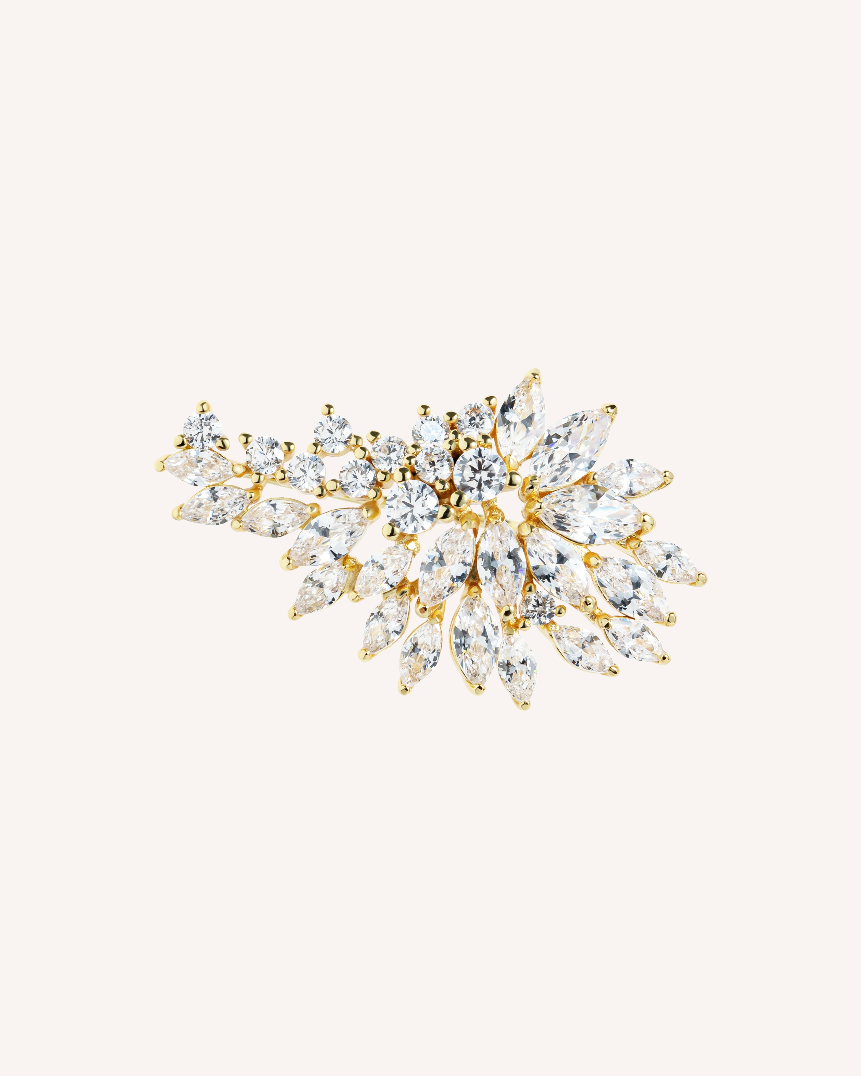 The Saphira Earrings – 18K gold plated earrings in gold by Sol & Raya - De Saphira gouden oorbellen 