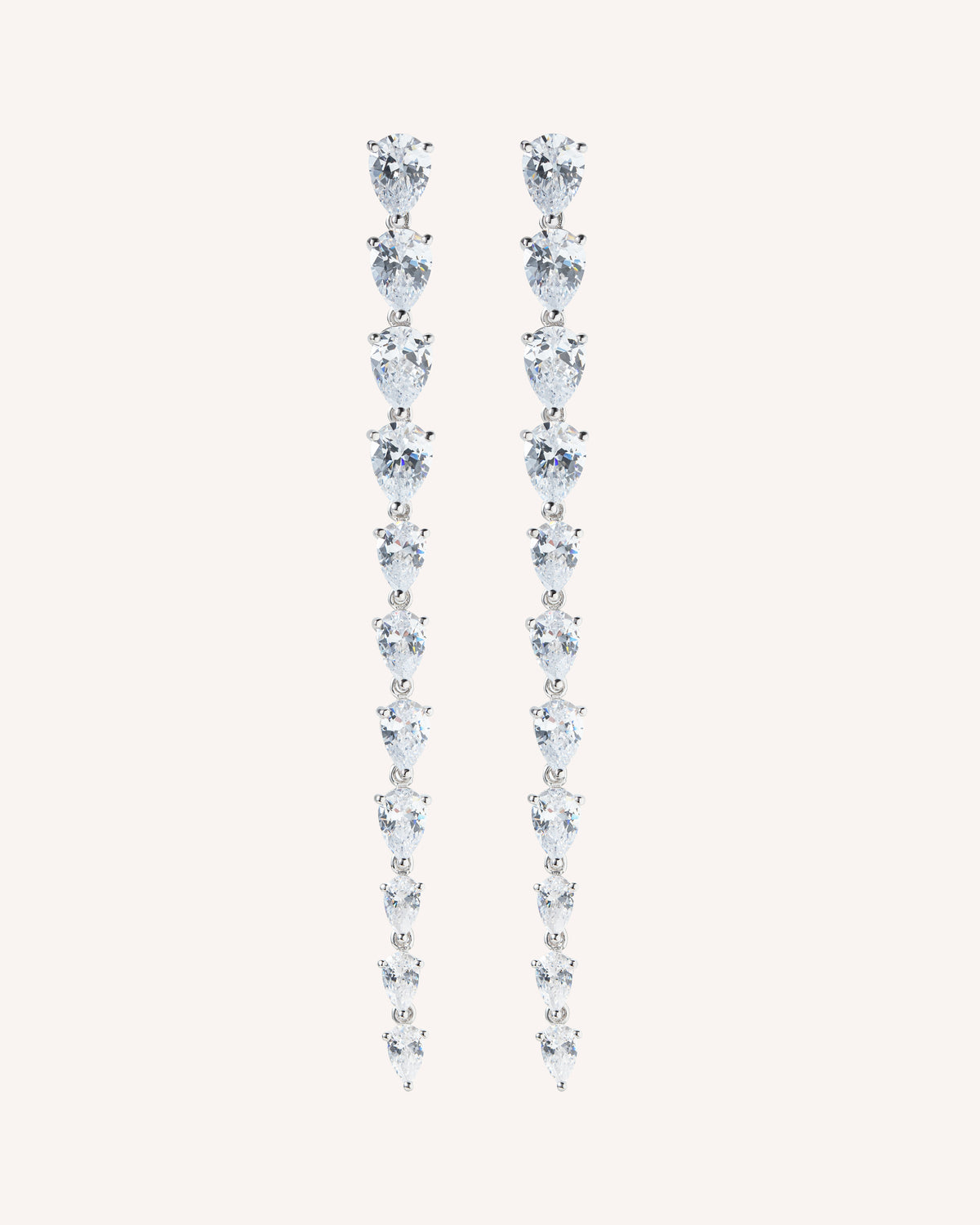 The Soline Earrings in Sterling Silver by Sol & Raya - DeSoline Oorbellen in sterling zilver 